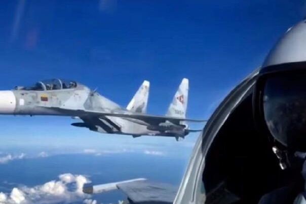 SAD poslao brodove, Venecuela digla ruske avione