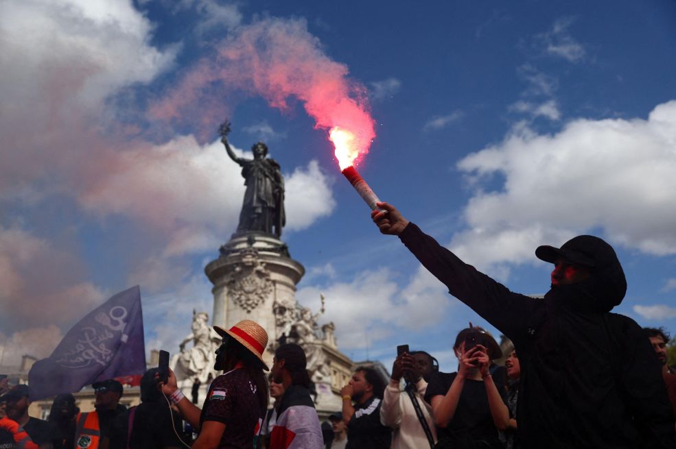 Haos u Francuskoj: Milion građana na protestima, nekoliko stotina uhapšenih