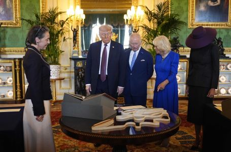 Ovo je stvarna slika Melanije tokom posjeta Velikoj Britaniji