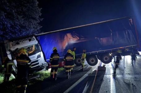 Vozača kamiona iz BiH udario u ogradu, pa sletio s puta