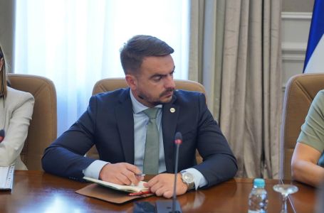 Hrvat na čelu Republike Srpske: Ko je čovjek na kojeg je Dodik prenio ovlasti?