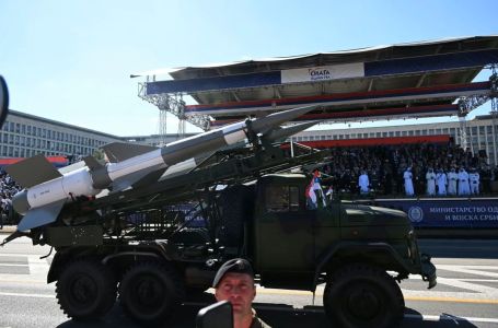 Na paradi u Beogradu predstavljena naoružanja iz Izraela i Rusije, Vučić poslao poruku
