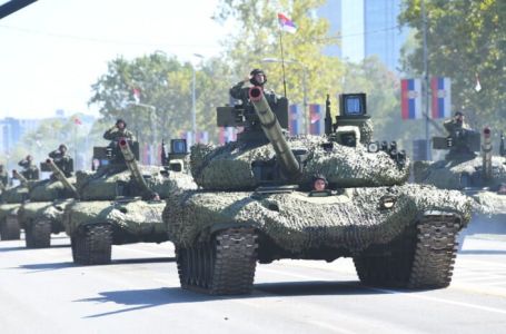 Ni Vučić ni Žandarmerija ih nije uspjela spriječiti: Evo kako su vojnici Srbije pozdravili studente