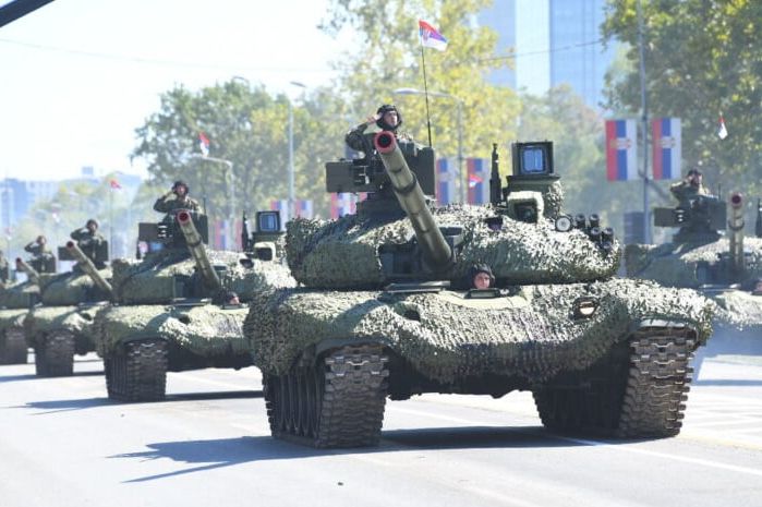 Ni Vučić ni Žandarmerija ih nije uspjela spriječiti: Evo kako su vojnici Srbije pozdravili studente