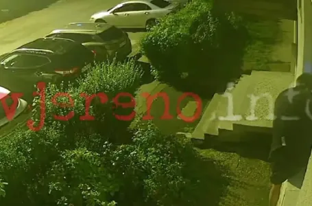 Snimljen dramatičan pokušaj pljačke u BiH: Provalnika u kući dočekao vlasnik, pa se sukobili (VIDEO)