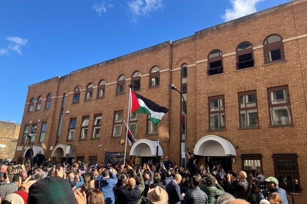 Nakon priznanja: Palestinska zastava podignuta u Londonu