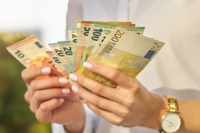 Za 3 znaka horoskopa stiže brdo para: Od danas dobijaju sve što požele, uspjeh i moć su sada njihovi