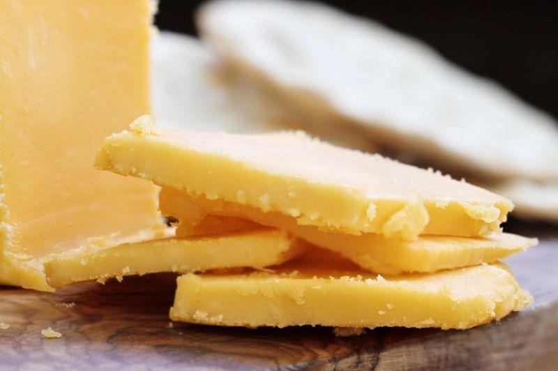 Ljekari upozoravaju: Ovo je najgori sir za vaše srce, a svi ga jedemo