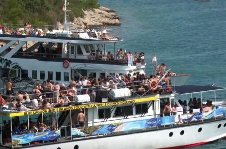 Rasulo na hrvatskom otoku: Brodovi, smeće, fekalije i hiljade kupača bez kontrole