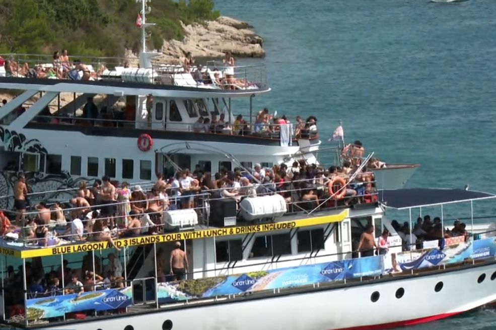 Rasulo na hrvatskom otoku: Brodovi, smeće, fekalije i hiljade kupača bez kontrole