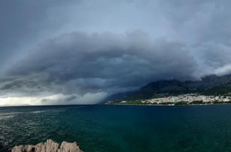 Nevrijeme u Makarskoj: Grmljavina i kiša napravile haos!