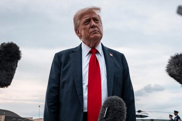 Trump najavio nove carine, uključujući 100 posto za lijekove