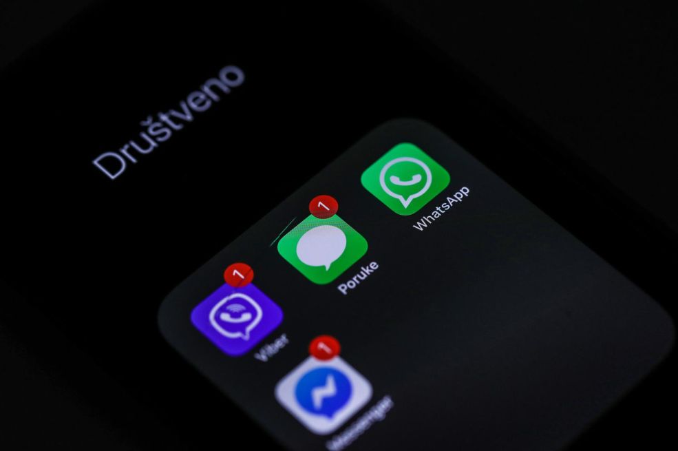 Pod hitno izbrišite ove tri aplikacije s mobitela! Potajno vas špijuniraju