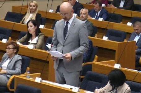 Cirkus u NSRS: SNSD-ovci pustili Dodika niz vodu (VIDEO)