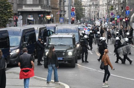 Ćaci pogodili kamenom bivšeg reprezentativca Srbije, on se odmah oglasio zbog scena nasilja