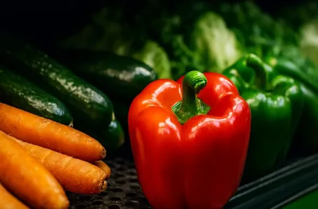 Trgovci skrivaju hemiju u povrću: saznajte kako to rade