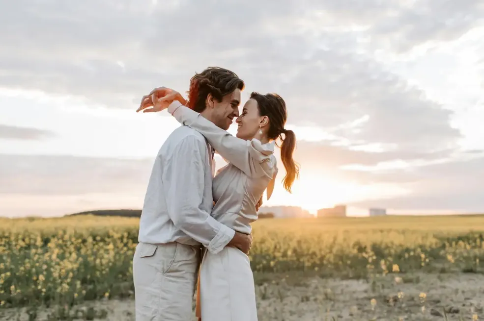 5 horoskopskih znakova kojima ljubavna sreća kuca na vrata u oktobru 2025