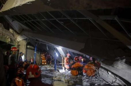 Troje poginulih u urušavanju škole u Indoneziji, više od 80 povrijeđenih