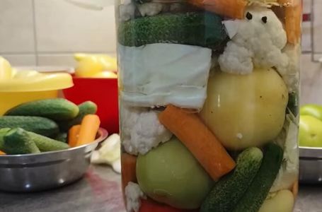 Starinski recept za domaću turšiju: Najbolji odnos povrća, sirćeta i začina