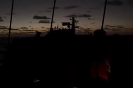 Flotila za Gazu: Izraelski vojni brod nas pokušava zastrašiti čudnim manevrima