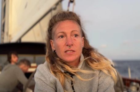 Brod hrvatske kapetanice skrenuo s kursa prema Gazi, stoji u mjestu