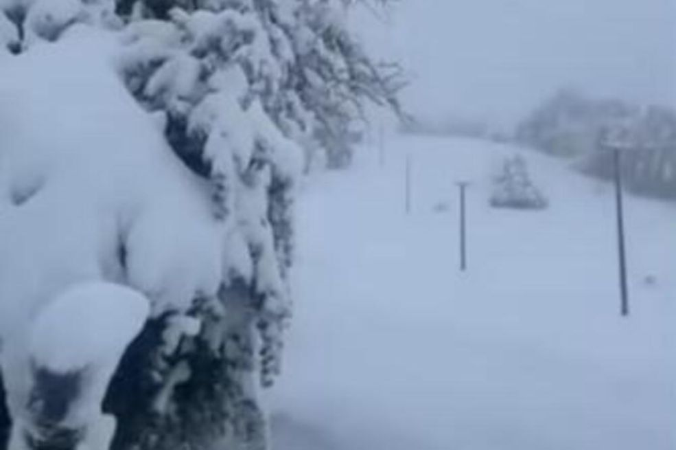 U regionu izmjereno 40 centimetara snijega koji i dalje pada