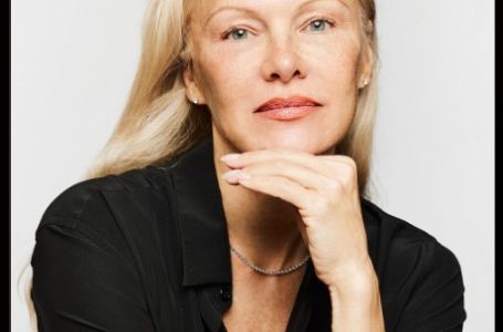 Namirnicu obaveznu za žene poslije 50. stavlja u sve: Isprobajte i vi ovu ishranu Pamele Anderson!