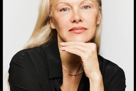 Namirnicu obaveznu za žene poslije 50. stavlja u sve: Isprobajte i vi ovu ishranu Pamele Anderson!