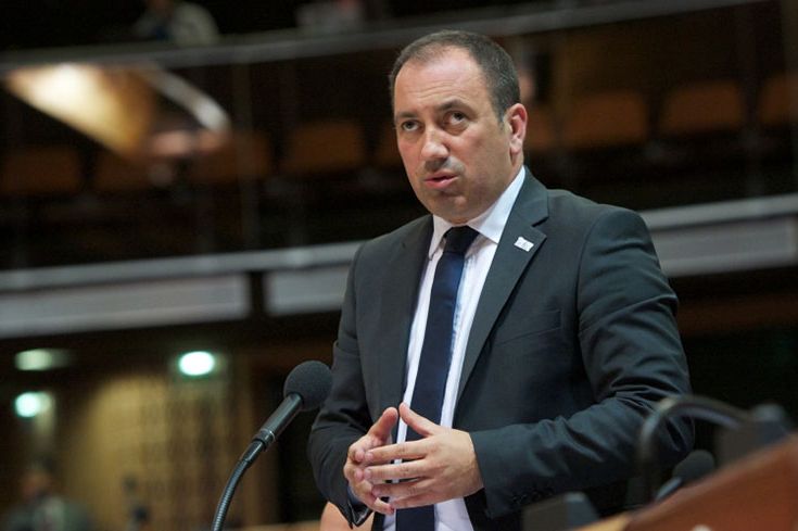 Crnadak: Približio se kraj ljubavi SNSD-a i HDZ-a, postali su prepreka djelovanju hrvatske politike