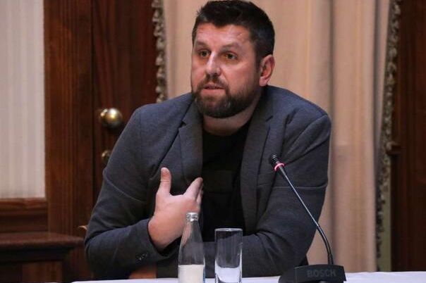 Duraković podnosi prijavu zbog murala Ratku Mladiću u Banja Luci