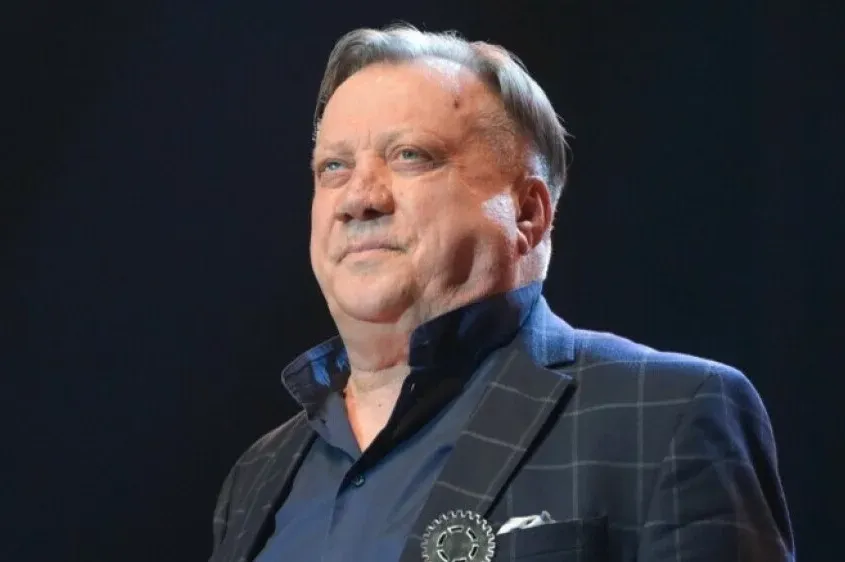 Preminuo je Halid Bešlić