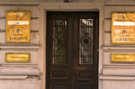 Vlada KS odgovorila sindikatima: Tehnološki napredak mijenja pristup kadrovskoj politici