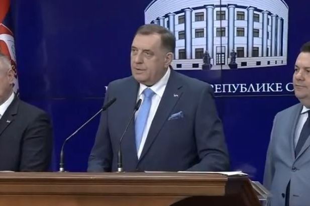 Produžene mjere zabrane: Dodik, Stevandić i Višković se moraju javljati policiji