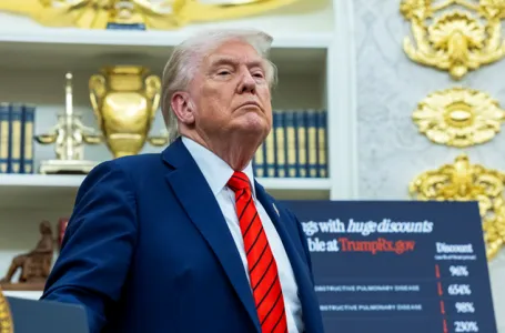 Trump: Uvodimo kini dodatne carine od 100%