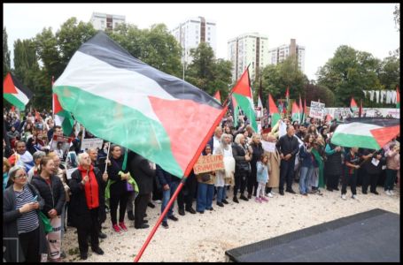Građani čitaju zahtjeve na protestu za Palestinu: Zatražili i prekid suradnje sa Izraelom