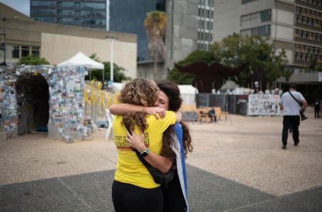 Pomoć konačno stigla u Gazu: Narod pod ruševinama traži spas i tračak nade