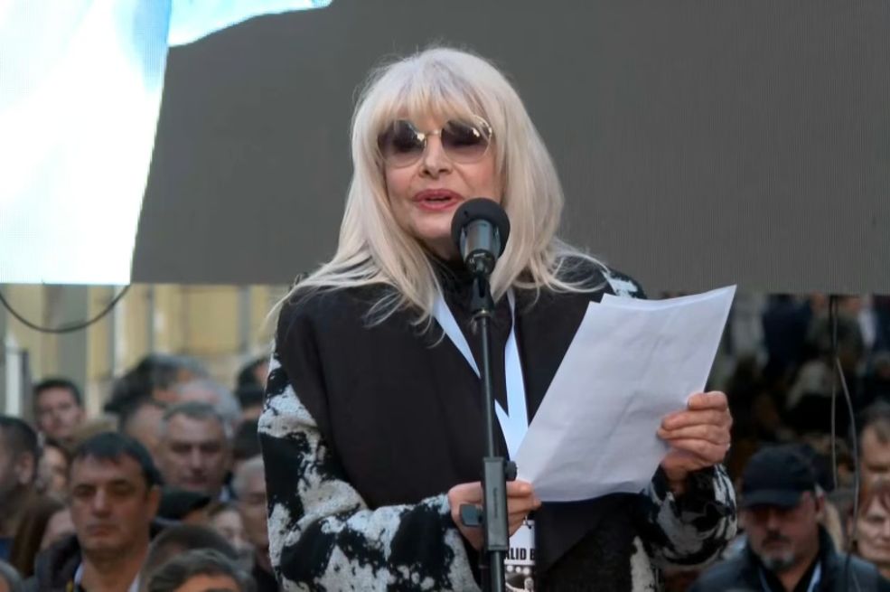 Hanka Paldum kroz suze: "Halid nam i sada poručuje – volite se i budite ljudi"