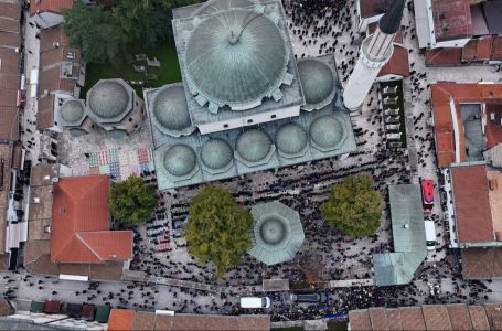Veličanstven oproštaj: Pogledajte kako je izgledala dženaza Halidu Bešliću iz zraka