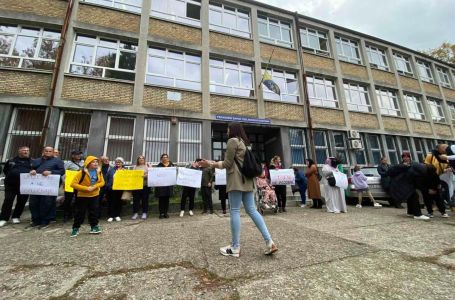 Protest roditelja djece s autizmom u Tuzli: Javni mora znati o čemu se radi