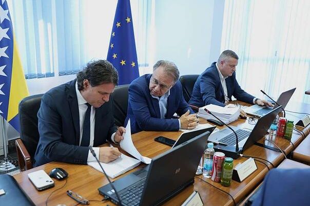 Vlada FBiH dijeli više od 4 miliona KM pomoći privatnom sektoru!