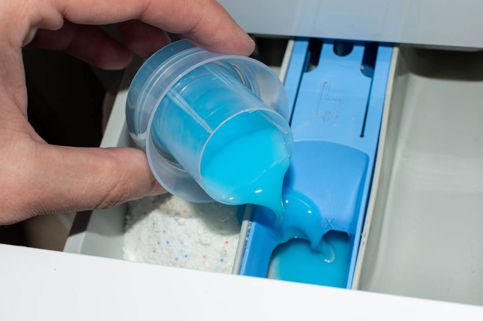 Omekšivač slabo miriše? Jedna greška je kriva za sve, a mnogi je prave kada peru veš