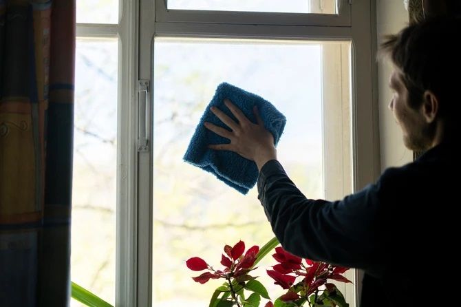 Stručnjak objasnio zašto svi treba da OPERU PROZORE U OKTOBRU: Postoji baš dobar razlog!