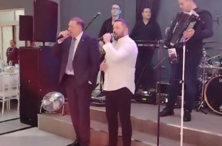 Dodik večeras zapjevao pjesmu Halida Bešlića: Ispričao je i anegdotu (VIDEO)