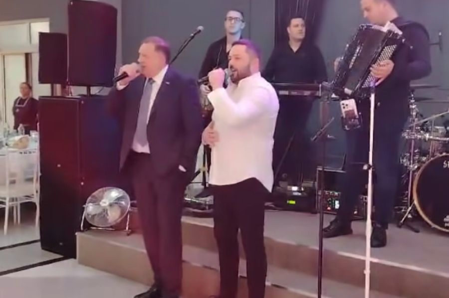 Dodik večeras zapjevao pjesmu Halida Bešlića: Ispričao je i anegdotu (VIDEO)