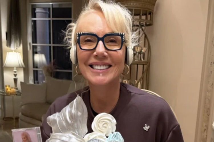 Brena bez trunke šminke proslavila 65. rođendan