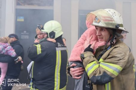 Ne biraju ciljeve: Rusi dronom pogodili vrtić u Harkivu, djeca spašena u posljednjem trenutku