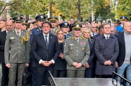 Vučić poslao sina na sahranu osuđenog ratnog zločinca, javnost u šoku