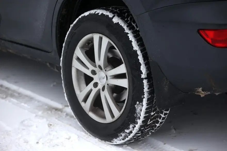 Novo pravilo za zimske gume: Kazne do 10 hiljada eura!