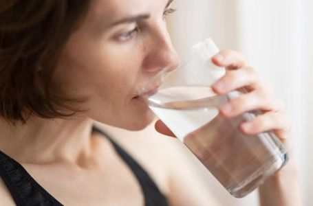 Prirodna “četka” za crijeva: Samo jedna kašičica ove namirnice vraća lakoću i olakšava varenje