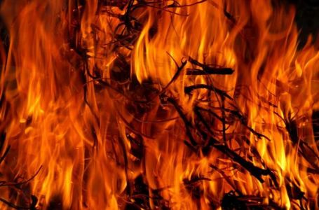 Pijani otac u Glini zapalio sina